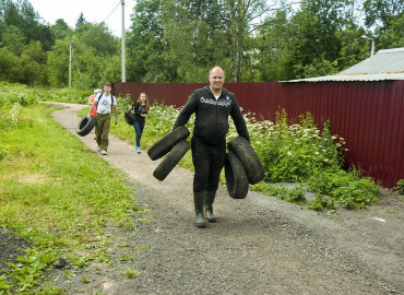 44 тонны незаконно выброшенных покрышек активисты Ленинградской области отправили в переработку